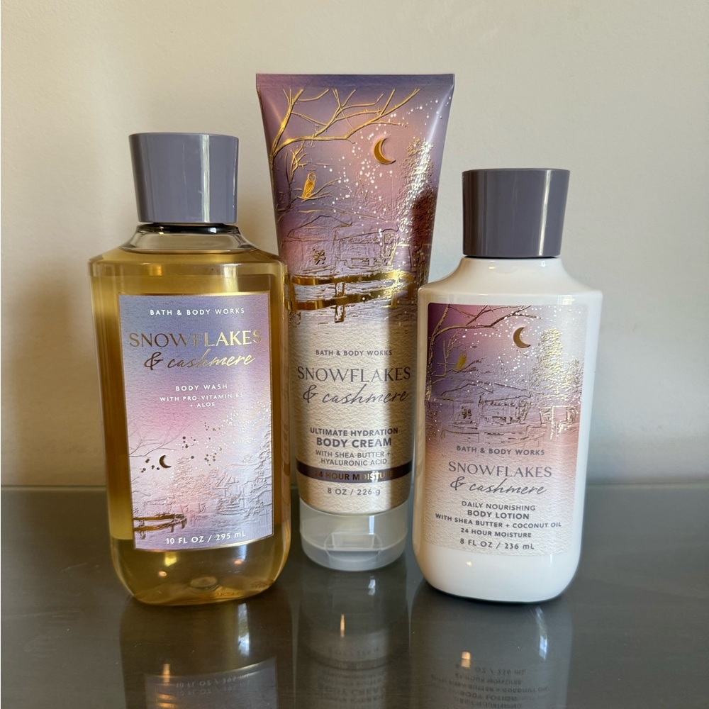 Bath & Body Works Snowflakes & Cashmere Body Care Set